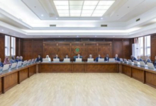 مجلس الوزراء يجري تعيينات واسعة ويصادق على مشروع قانون الإطار التشريعي للسندات المؤمنة