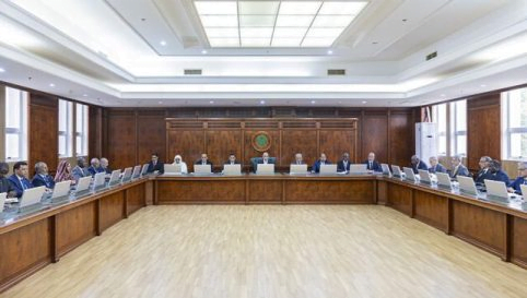 مجلس الوزراء يجري تعيينات واسعة ويصادق على مشروع قانون الإطار التشريعي للسندات المؤمنة