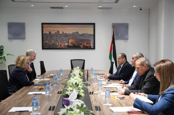 فلسطين: الشيخ يؤكد لمساعدة وزير الخارجية الأميركي ضرورة وقف الحرب على غزة والتنديد بجرام الاحتلال