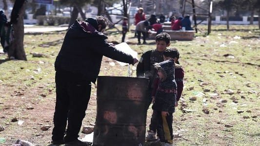 سوريا: حالات نزوح كبيرة من مدينة حلب بعد انتشار الإرهابيين في أحيائها