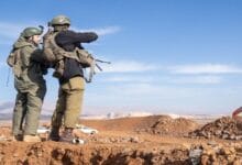 قائد في تنظيم سوري مسلح لصحيفة عبرية: سنسعى إلى السلام الكامل مع إسرائيل وممتنون لها