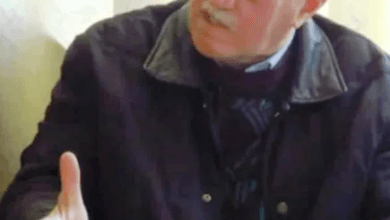 الحوار والتنمية والتطرف والإرهاب / المهندس باسل قس نصر الله إن الحوار بين المجتمعات الإنسانية التي شكّلت الحضارات - وأخص الحوار بين الأديان - يؤدي إلى السلام المجتمعي وهو بدوره يؤدي إلى الاستقرار، ومن الاستقرار تأتي التنمية التي تطوِّر هذه المجتمعات، فالدين هو أحد أهم مفاتيح الاستقرار. إن للدين أثر مهم في تهدئة أو تجييش الناس، وإن ذلك يساهم في إقامة السلام أو الاقتتال في عالمنا، كما أنه لا يمكننا إنكار الدور الذي تضطلع به الأديان في تكوين الثقافات وتالياً الحضارات. لا يجب أن ننسى بأن رجال الدين – أي دين - هم الذين كانوا في أكثر الأحيان في طليعة حركة اليقظة الفكرية في أوروبا وفي البلاد الإسلامية – إن صح التعبير- حيث مارسوا ما يشبه الاحتكار للثقافة والمعرفة، وقد وَجَدَتْ لهما ملاذاً في الأديرة ودور العبادة الدينية بأنواعها المتعددة، التي لن يطول الأمر ببعضها حتى تتحول إلى جامعات. وقد أصبحت هذه "الاديرة والمساجد ودور العبادة" مراكز إشعاع في طول أوروبا وعرضها. إن الدين كان ذا مقامٍ مركزي في التطور منذ أن ظهر النوع الإنساني، وسيستمر في بقائه في مركز أي تقدم ثقافي قد نُحقِّقه الآن وفي المستقبل، كما أن الدين هو في جميع الأحوال عنصر أساسي في تكوين المجتمعات البشرية وفي تنميتها بشكل مستمر، فحتى نهاية القرون الوسطى شكل الدين النواة الصلبة في جميع الثقافات، وبالتالي لعبت السلطات الدينية دوراً أساسياً ليس فقط في الشؤون الروحية لأتباعِها، بل أيضاً في شؤونهم الدنيوية. ولذلك، يجب علينا أن ندفع الشباب إلى معرفة الأديان، ونساعدهم على خلْقِ بيئة حوارية، لأن مبدأ الحوار والتلاقي والتعاطي الإيجابي الهادئ والهادف بين العائلات الروحية - وبشكل خاص الإسلام والمسيحية - ومع مختلف التيارات السياسية والقوى الوطنية والمؤثرة وكبار رجال الدين والسياسة والفكر والثقافة يؤدي إلى جيلٍ قادر على لعب دوره التاريخي والحضاري والتنموي في العالم. كما أن الإيديولوجية المستندة إلى الدين هي إيديولوجية واسعة الانتشار لكون ثقافة الكثير من المجتمعات تستند بشكلٍ أساسي إلى الدين - وأخص الإسلام والمجتمعات المسيحية البروتستانتية - الذي يمثل عنصراً تكوينياً من عناصر الهوية الوطنية والقومية للمجتمعات. لكن ضيق هامش الحرية والديمقراطية في الكثير من بلدان العالم، لم يُتح المجال للتعددية الدينية والحوار الديني لأن تأخذ مَداها، بل على العكس، حَاصَرَ الجميع وبخاصة الأقليات "الإسلامية في المجتمعات ذات الغالبية المسيحية أو المسيحية في المجتمعات ذات الغالبية الإسلامية وغيرها"، وأدّت إلى شعورها بالغربة وتوجهها نحو الهجرة الجسدية والروحية عن بلادها وعن قضاياها. كما أن المجتمع بمؤسساته الدينية والدولة بمؤسساتها الثقافية – والحوار جزء منها - هي التي تتحمل المسؤولية عن جهل الناس بتاريخهم، والمسائل المتعلقة بالقيم الأساسية والمعتقدات الدينية دائماً ما تحتاج إلى وقت طويل لتسويتها لتفادي إعادة إيقاظ الصراعات القديمة. فالتطرف الديني ليس مشكلة معرفية فحسب، بل هو مشكلة اجتماعية وسلوكية وتربوية واقتصادية ومؤسساتية وثقافية وتاريخية ودولية، وأستطيع أن أقول أن زيادة التطرف تتعلق بعدم الحوار بين مختلف معتنقي الديانات. إن الغالبية العظمى من الدول ذات السيادة اليوم هي مجتمعات متعددة الثقافات. ومع ذلك، يبدو آن العقبات أمام إدماج العرقيات والتقاليد الثقافية المختلفة والمشكلات المتعلقة بالأقليات الدينية واللغوية داخل حدود الدول ما زالت قائمة لم تُحل سياسياً على الرغم من وعود الديمقراطية وحق تقرير المصير. إن أمراض المجتمعات ومنها التطرف المؤدي إلى الإرهاب تتم معالجتها بالتنمية، وصَدَقَ الرئيس الجزائري الأسبق "هواري بوميدين": إن أفضل حبة دواء هي التنمية اللهم اشهد أني بلّغت المهندس باسل قس نصر الله الحوار والتنمية والتطرف والإرهاب / المهندس باسل قس نصر الله