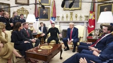 مسؤول بالبيت الأبيض يكشف سبب الخلاف بين ترامب وزيلينسكي