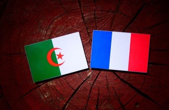 باريس تطرد زوجة سفير الجزائر لدى مالي وتمنعها من دخول فرنسا