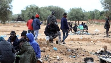 أثناء إخلاء مخيماتهم.. سلطات تونس توقف أفارقة "تواصلوا مع أطراف أجنبية لبث البلبلة"