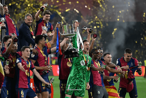 قذيفة كوندي تجهض ريمونتادا الريال وتتوج برشلونة بكأس الملك