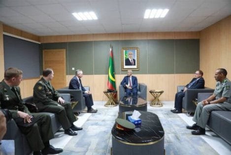 وزير الدفاع يبحث آفاق التعاون مع السفير الروسي المعتمد في موريتانيا