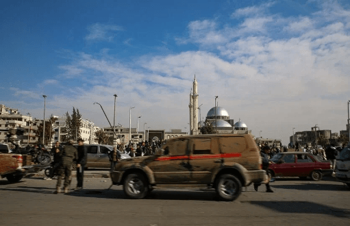 سوريا: مقتل 13 مدنيا علويا في حمص خلال حملات اعتقال وتصفية.. واحتجاجات في جرمانا